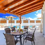 Eliomar Beachside