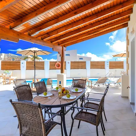 Eliomar Beachside