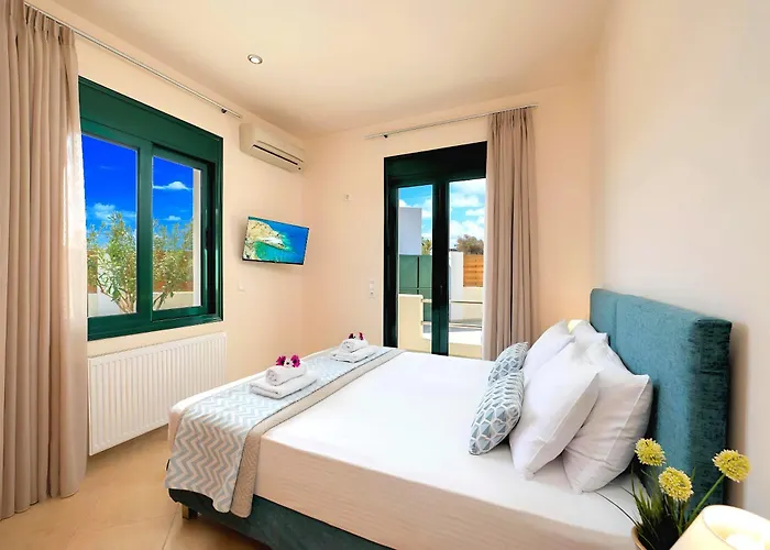 Eliomar Beachside Villa La Canea