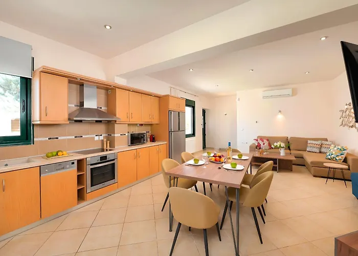 Villa Eliomar Beachside La Canea